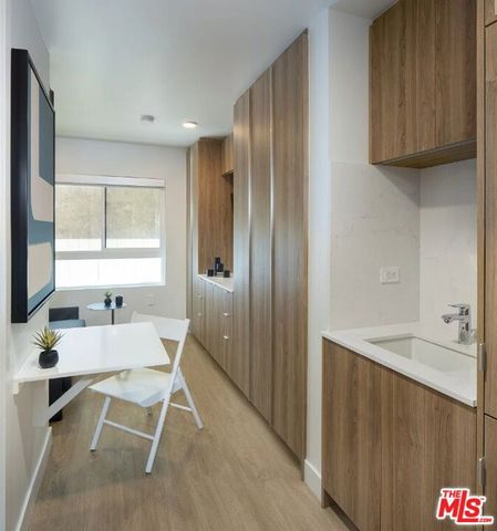 1427 Barry Avenue, Los Angeles, CA 90025