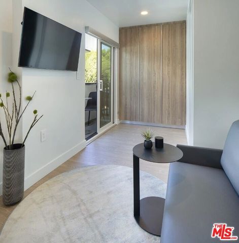 1427 Barry Avenue, Los Angeles, CA 90025