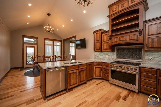 7630 SE Berryton RD, Berryton, KS 66409