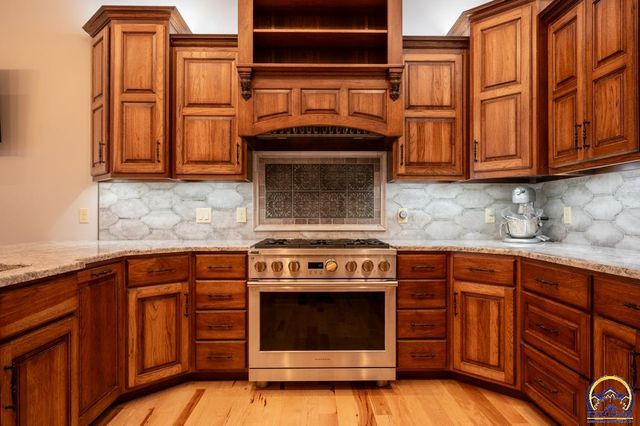 7630 SE Berryton RD, Berryton, KS 66409