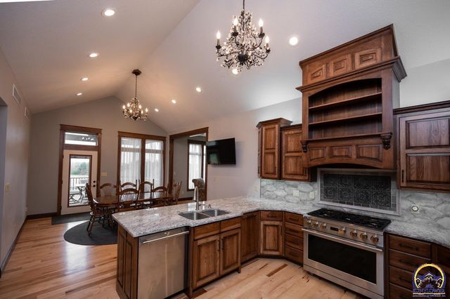 7630 SE Berryton RD, Berryton, KS 66409