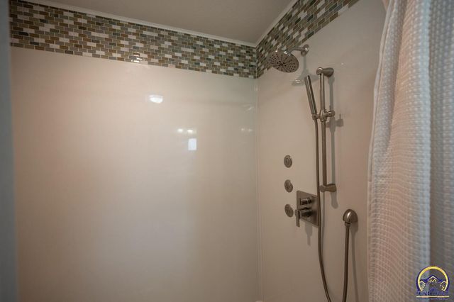 7630 SE Berryton RD, Berryton, KS 66409