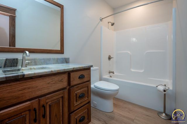 7630 SE Berryton RD, Berryton, KS 66409