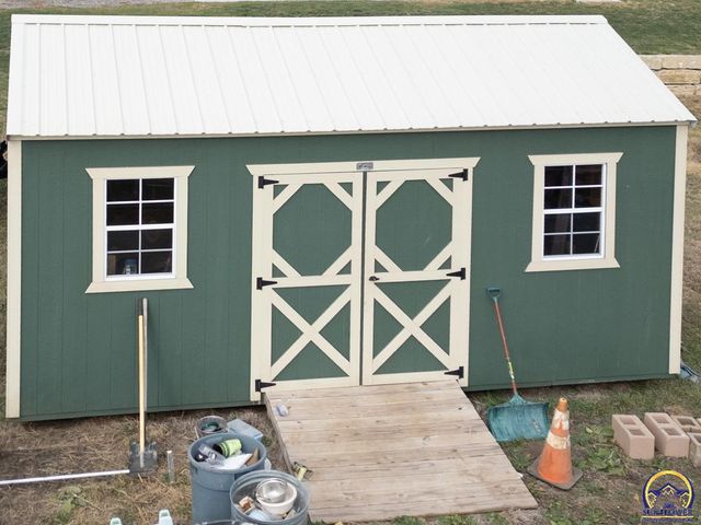 7630 SE Berryton RD, Berryton, KS 66409