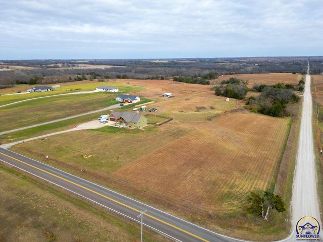 7630 SE Berryton RD, Berryton, KS 66409