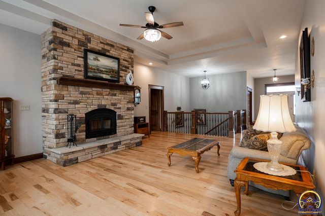 7630 SE Berryton RD, Berryton, KS 66409