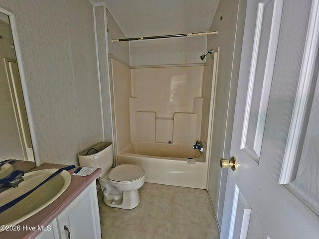 608 Old Whiteville Road, Lumberton, NC 28358