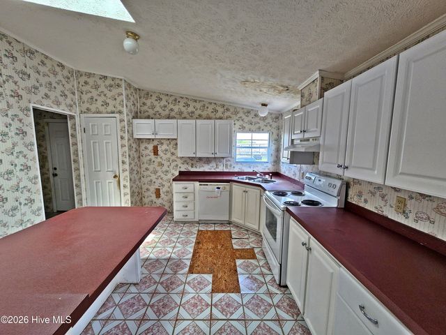 608 Old Whiteville Road, Lumberton, NC 28358