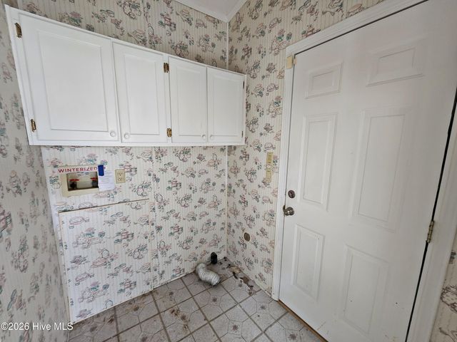 608 Old Whiteville Road, Lumberton, NC 28358