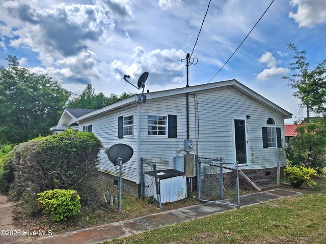 608 Old Whiteville Road, Lumberton, NC 28358
