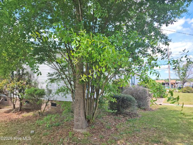 608 Old Whiteville Road, Lumberton, NC 28358