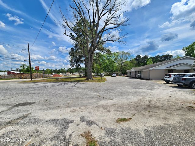 608 Old Whiteville Road, Lumberton, NC 28358