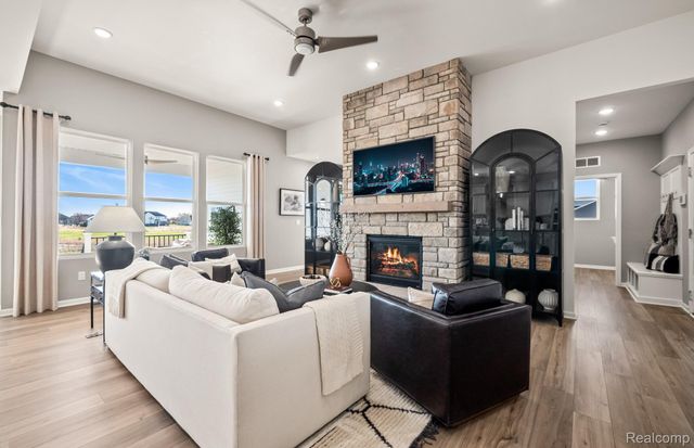 20852 Brickway Drive, Macomb Township, MI 48044