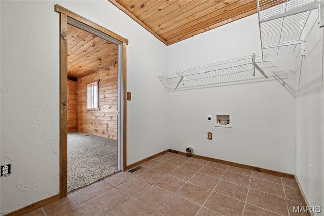 20560 Normandy Drive, Lebanon, MO 65536