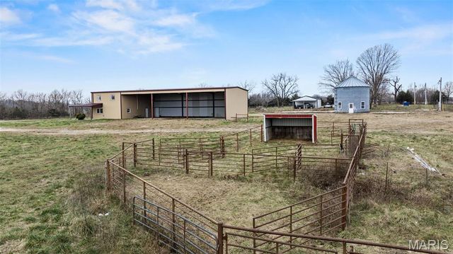 20560 Normandy Drive, Lebanon, MO 65536