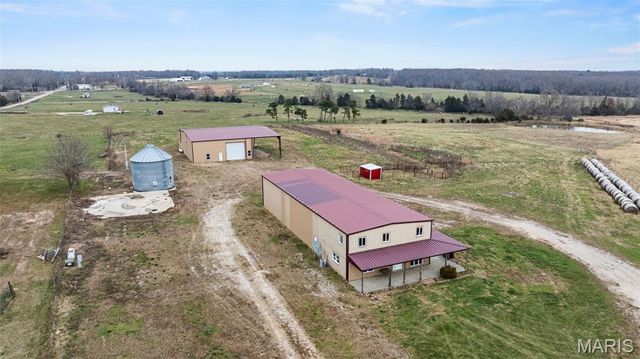 20560 Normandy Drive, Lebanon, MO 65536