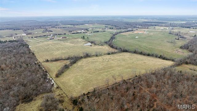 20560 Normandy Drive, Lebanon, MO 65536