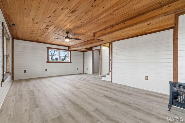 20560 Normandy Drive, Lebanon, MO 65536