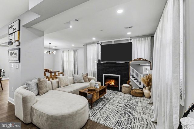 2923 SILVER HILL, Baltimore, MD 21207