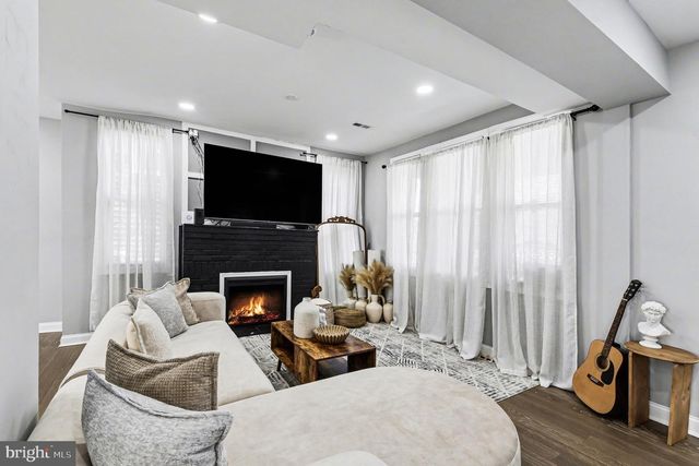 2923 SILVER HILL, Baltimore, MD 21207