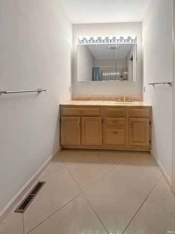 213 Thompson Avenue, Evansville, IN 47715