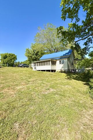 2 Hardin Loop, Westpoint, TN 38486