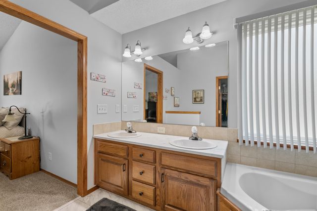 3202 N Wild Rose, Wichita, KS 67205