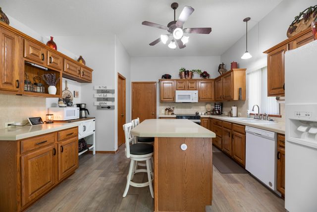 3202 N Wild Rose, Wichita, KS 67205