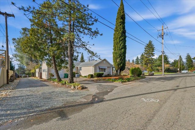 10044 West Dr, Grass Valley, CA 95945