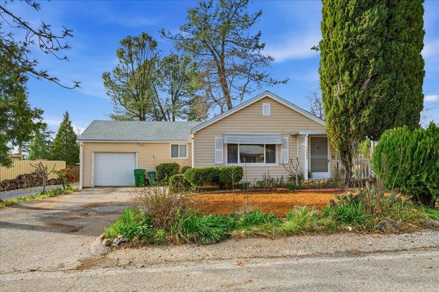 10044 West Dr, Grass Valley, CA 95945