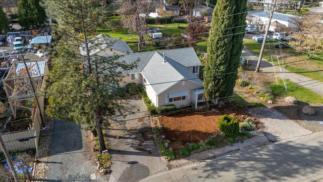 10044 West Dr, Grass Valley, CA 95945