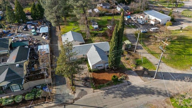 10044 West Dr, Grass Valley, CA 95945