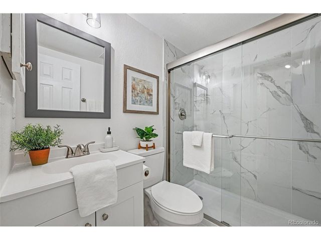 8079 Meadowdale Sq, Niwot, CO 80503