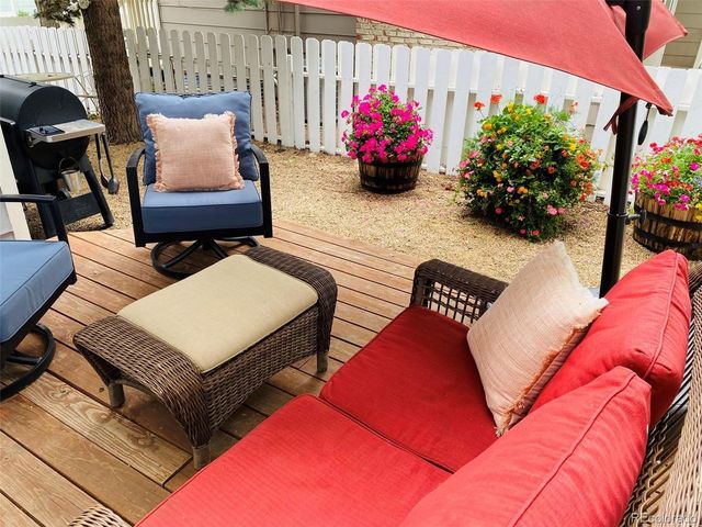 8079 Meadowdale Sq, Niwot, CO 80503