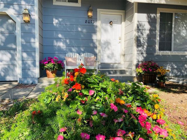 8079 Meadowdale Sq, Niwot, CO 80503