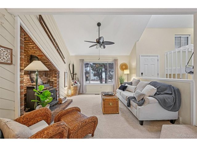 8079 Meadowdale Sq, Niwot, CO 80503