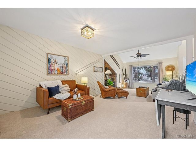 8079 Meadowdale Sq, Niwot, CO 80503