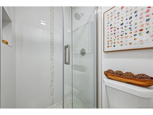 8079 Meadowdale Sq, Niwot, CO 80503