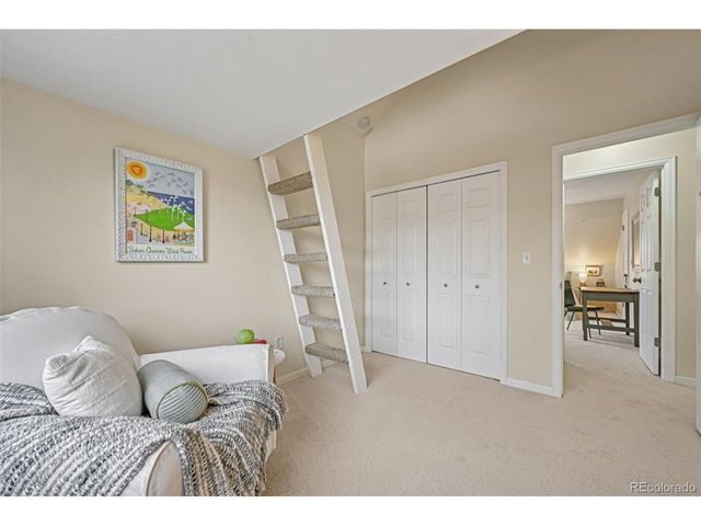 8079 Meadowdale Sq, Niwot, CO 80503