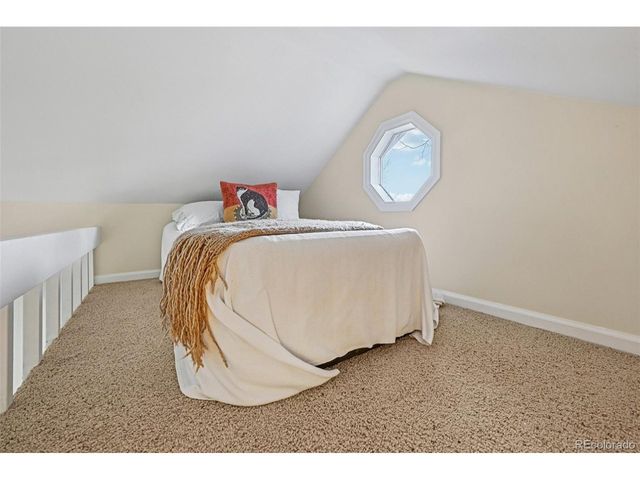 8079 Meadowdale Sq, Niwot, CO 80503