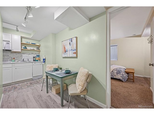 8079 Meadowdale Sq, Niwot, CO 80503