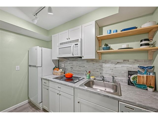 8079 Meadowdale Sq, Niwot, CO 80503