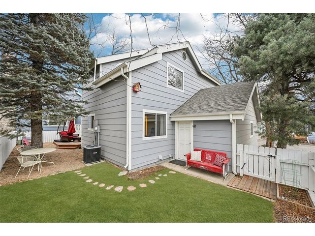 8079 Meadowdale Sq, Niwot, CO 80503