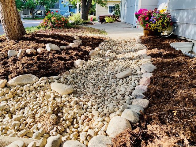 8079 Meadowdale Sq, Niwot, CO 80503