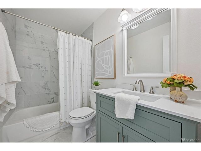 8079 Meadowdale Sq, Niwot, CO 80503