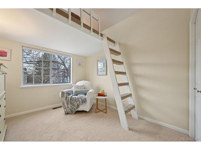 8079 Meadowdale Sq, Niwot, CO 80503