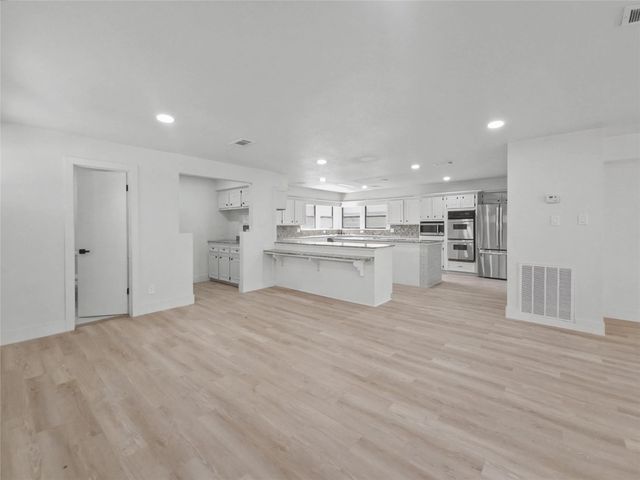 190 Dawns Edge Drive, Conroe, TX 77356