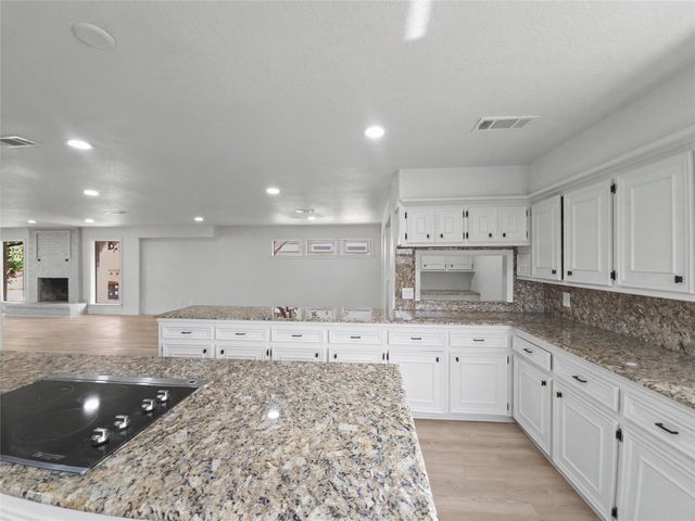 190 Dawns Edge Drive, Conroe, TX 77356