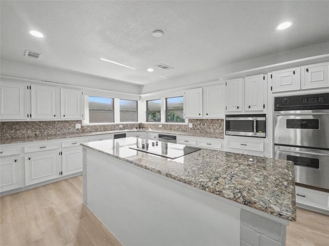 190 Dawns Edge Drive, Conroe, TX 77356