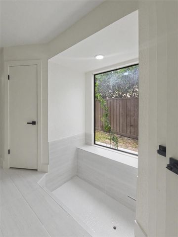 190 Dawns Edge Drive, Conroe, TX 77356